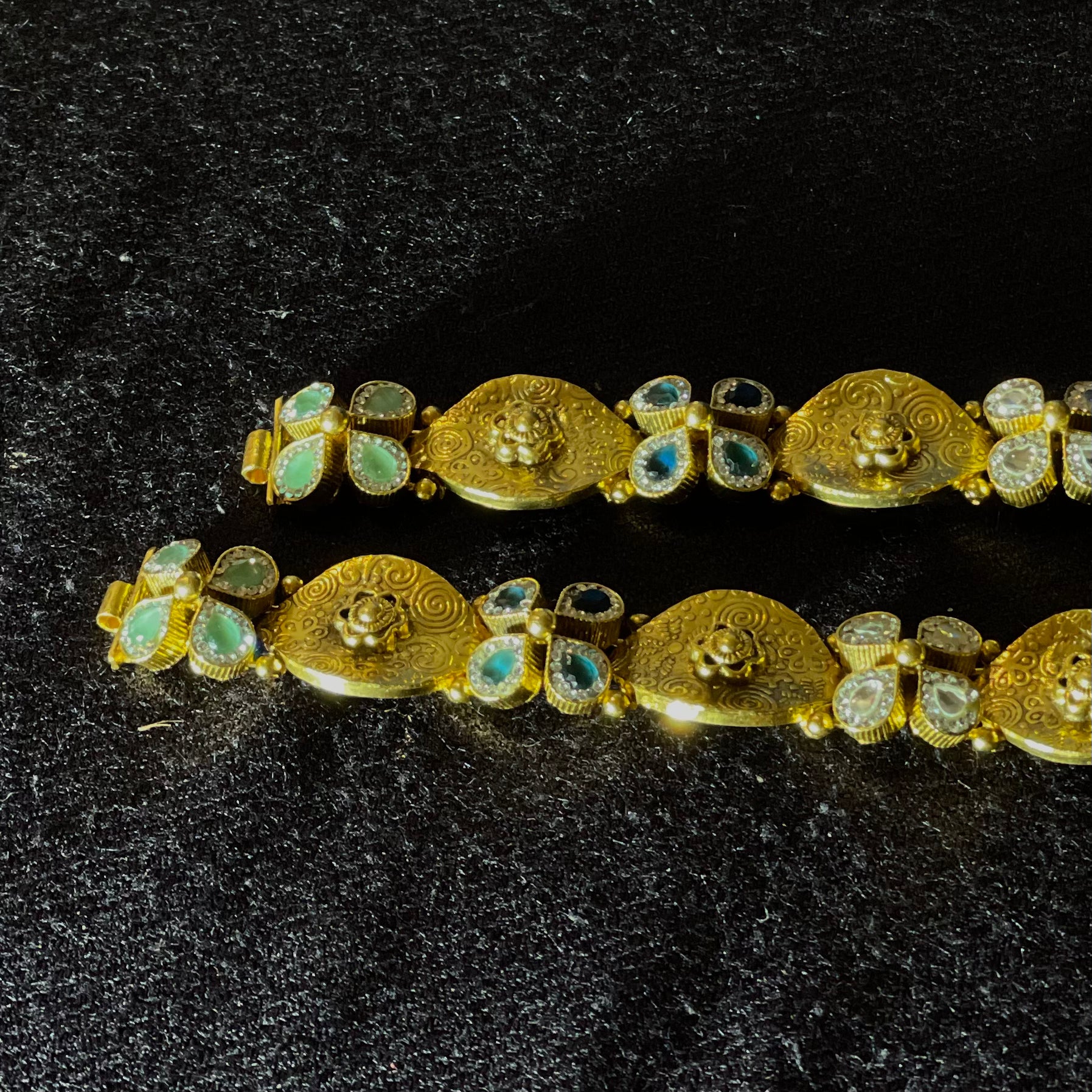 Antique Finish Floral Motif Bracelet Set (Pair)