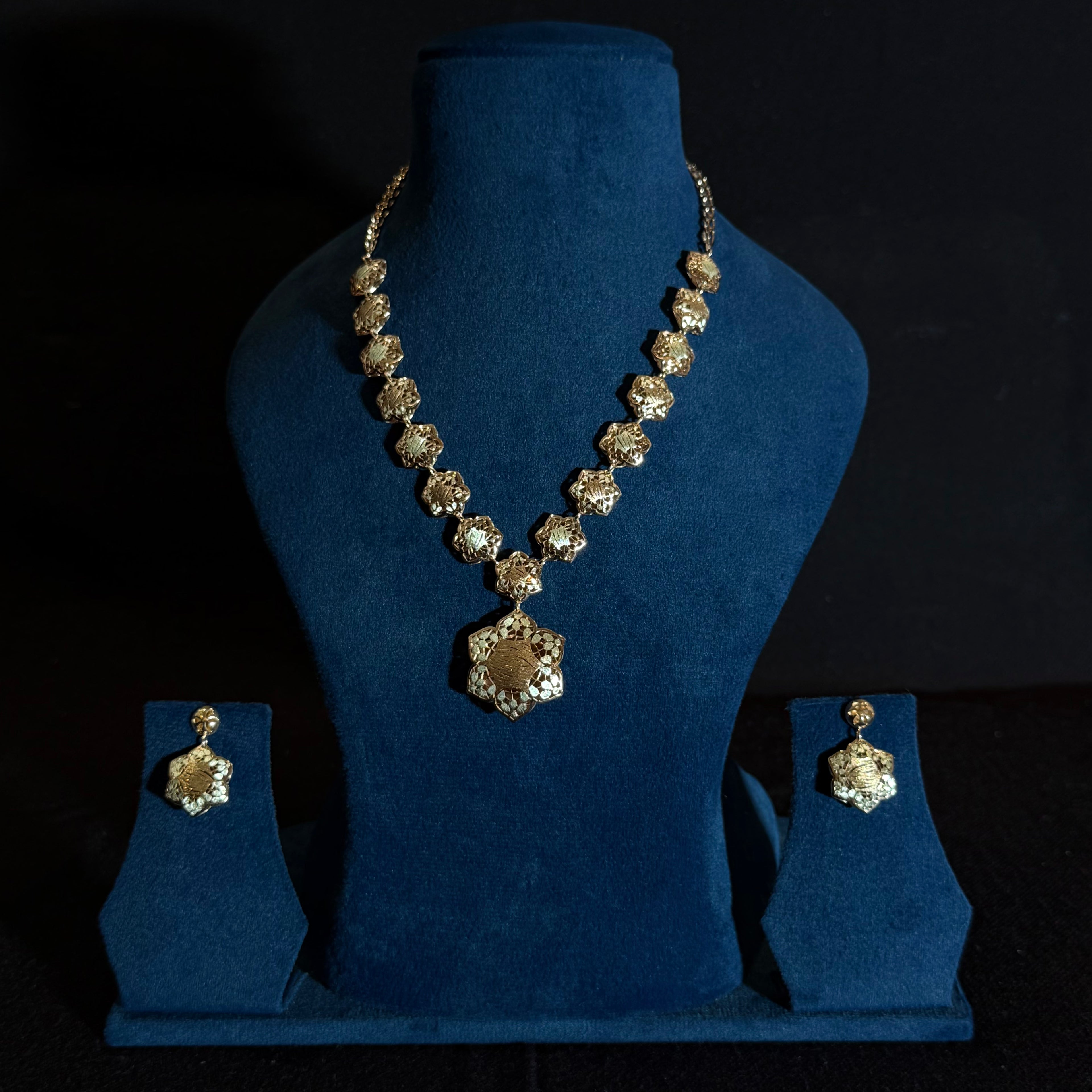 Block  Motif Necklace Set with Earrings