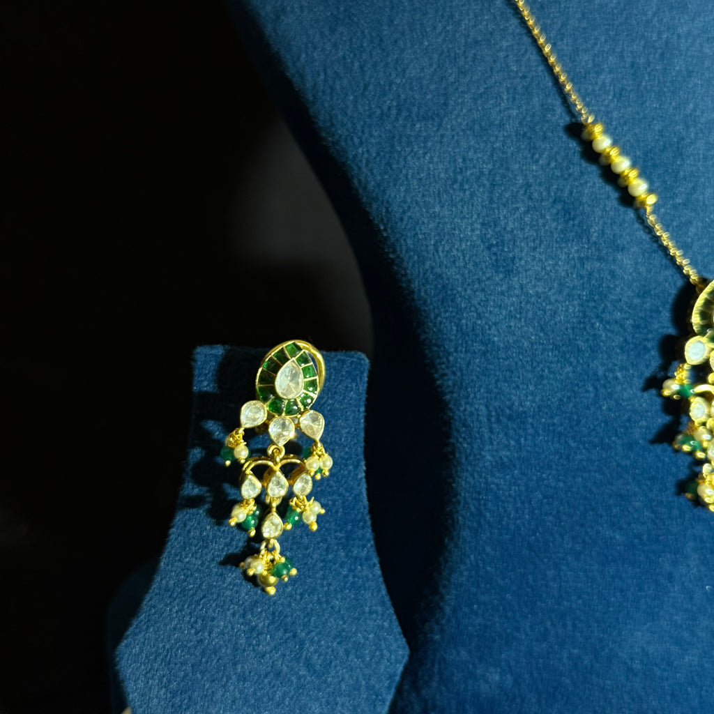 Silver Base Polished Necklace Set with Green Stone Detailing