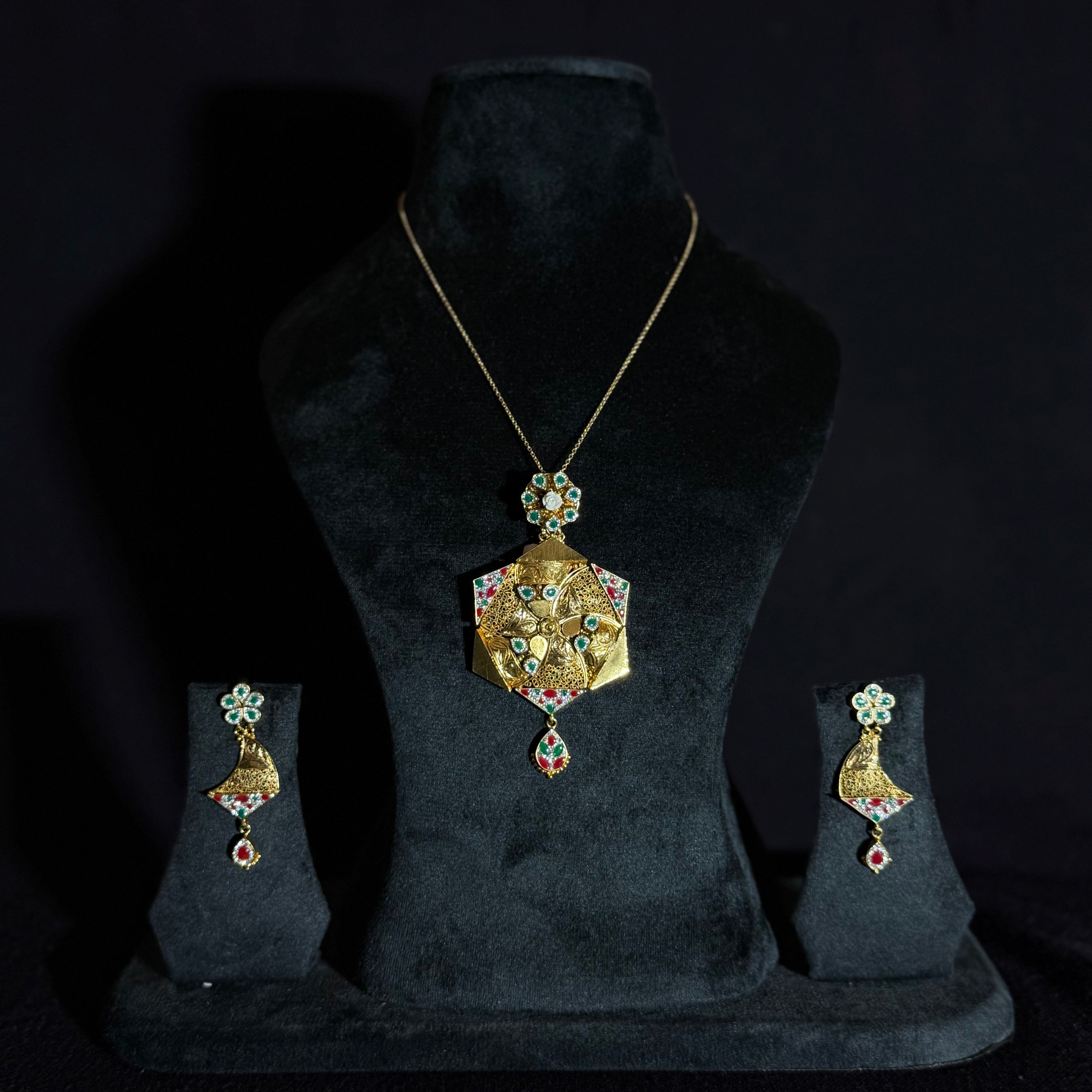 Silver Base Polished Necklace Set