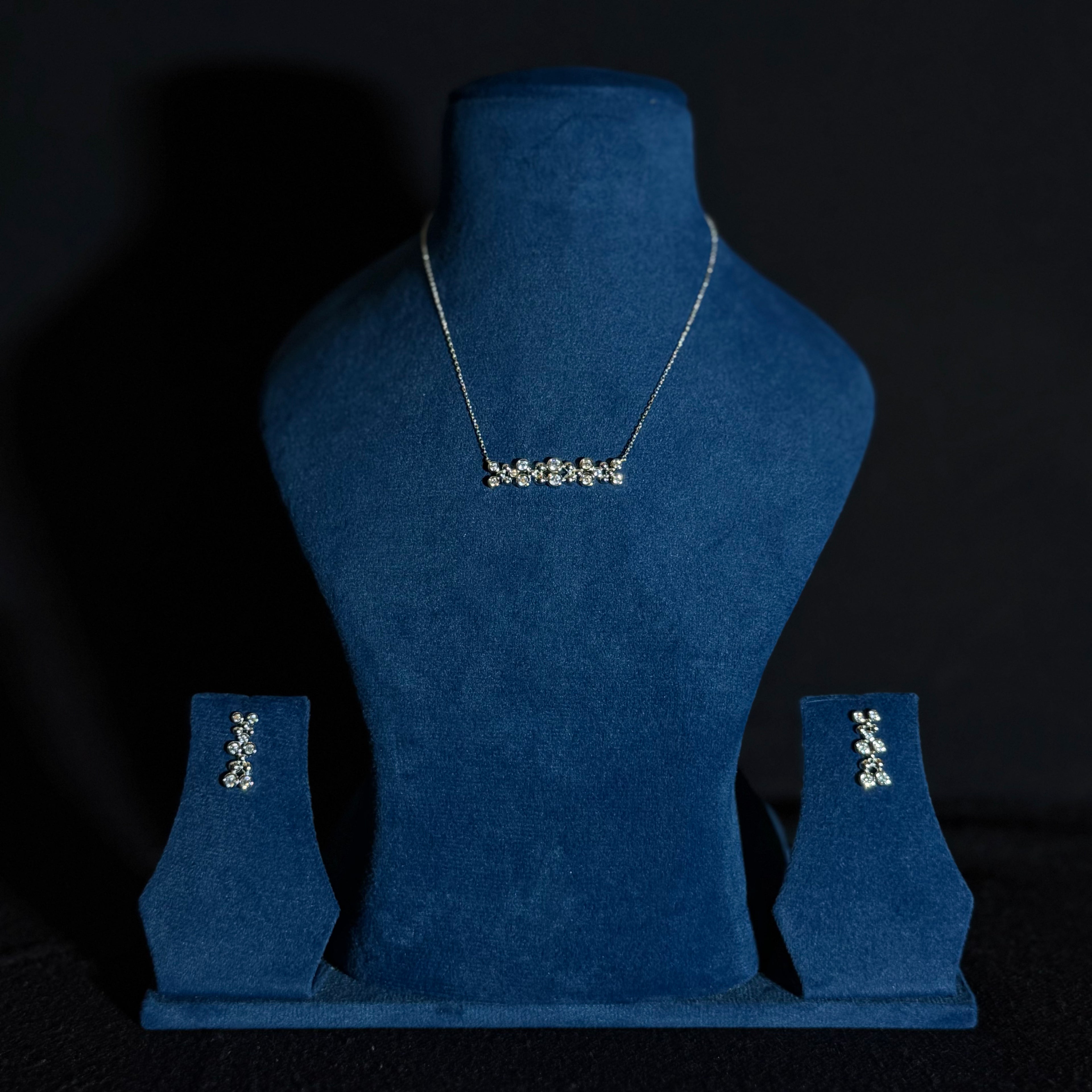 Silver Base Minimal Stone Necklace Set