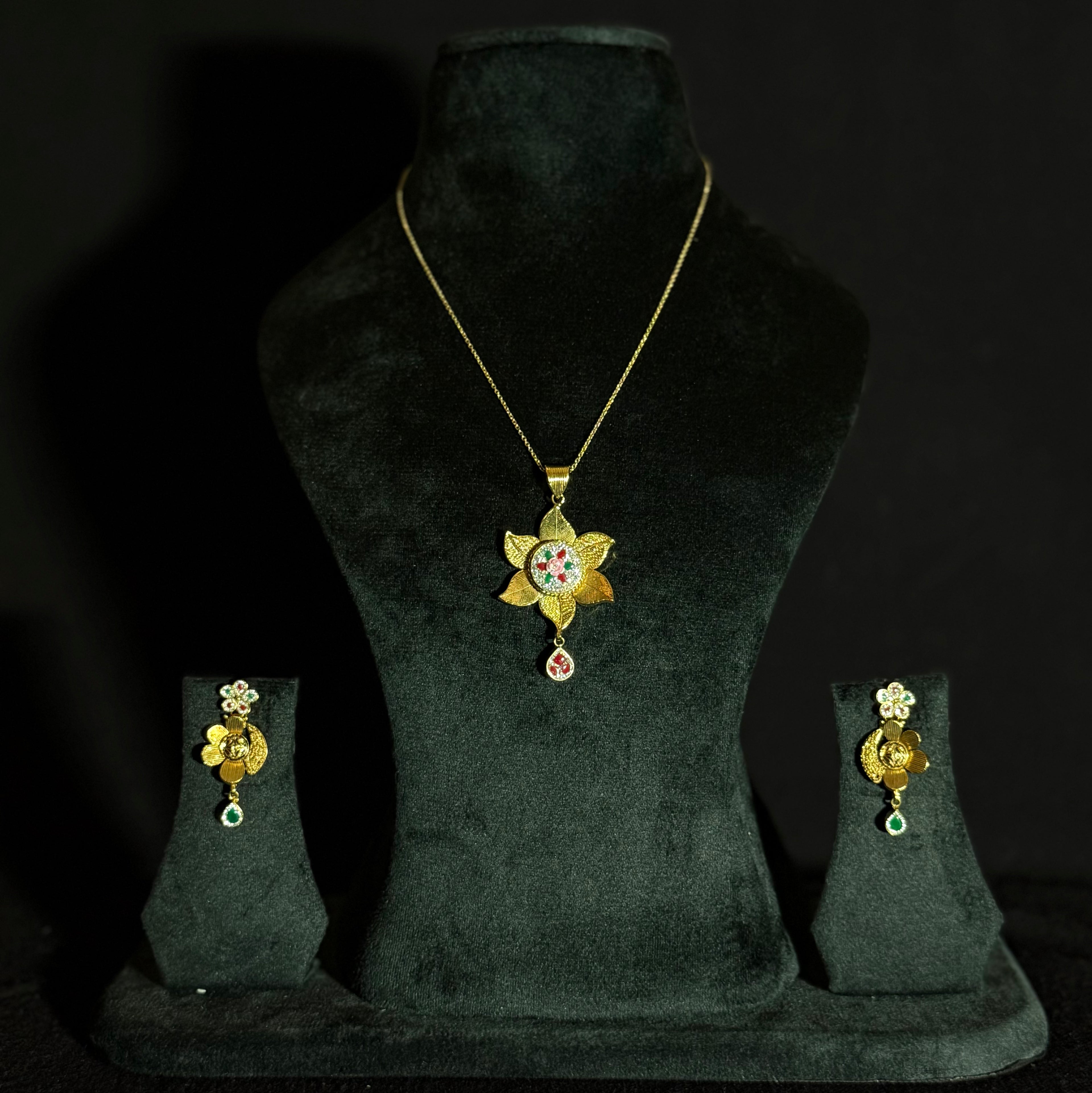 Silver Base Polished Necklace Set