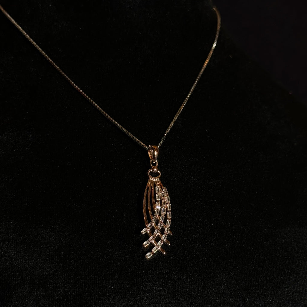 Stylish Leaf-Drop Silver Pendant Set