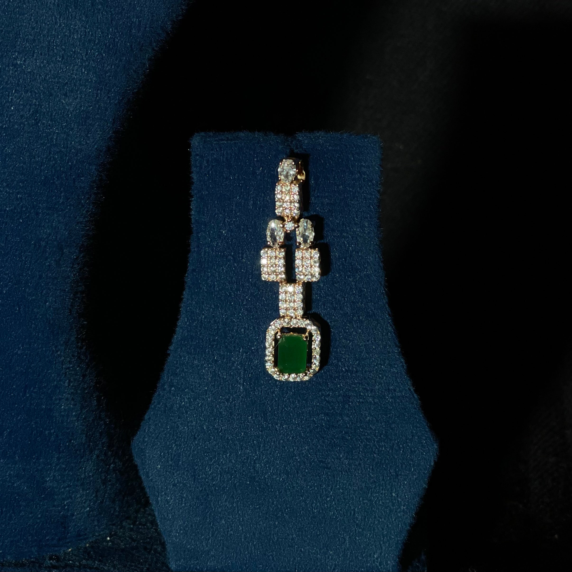 Royal Emerald-Style Silver Necklace Set