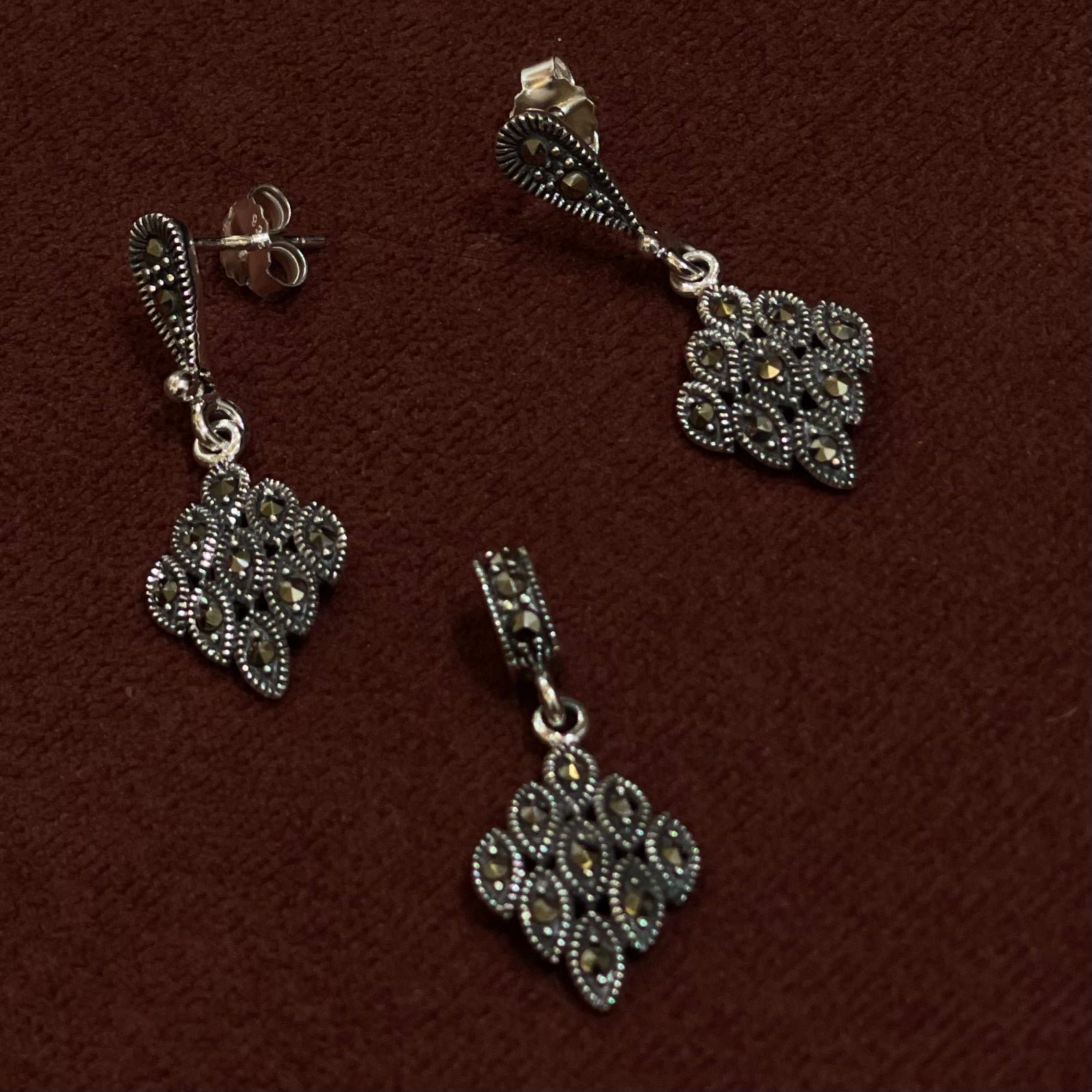 Vintage Floral Silver Pendant Set
