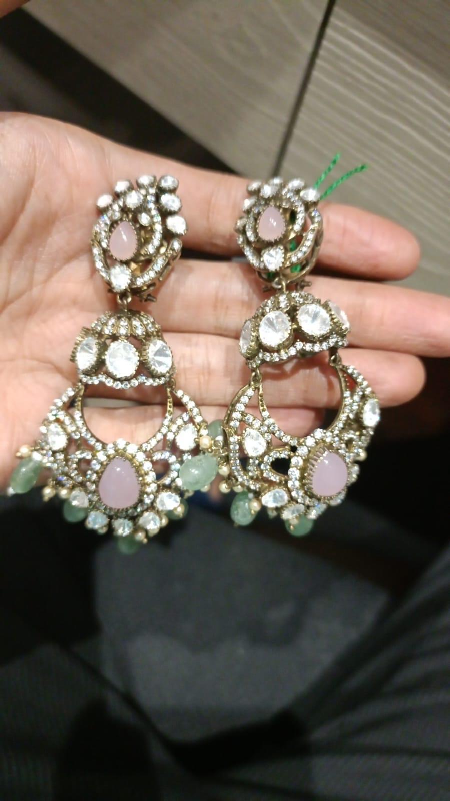 Dazzling EFN 186A Stud Earrings by Siribmy